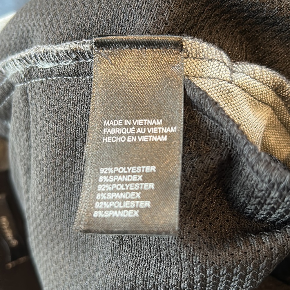 Kenneth Cole Shorts - Picture 5 of 5